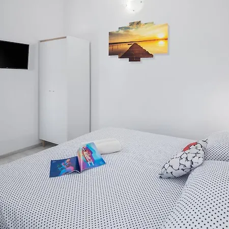 Cassa Antica With Outdoor Pool, Near Porec Semesterbostad