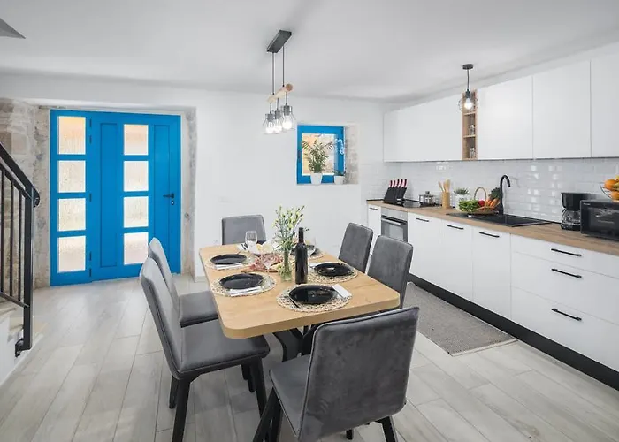 Cassa Antica With Outdoor Pool, Near Porec Rapavel