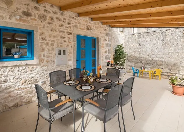 Cassa Antica With Outdoor Pool, Near Porec *
