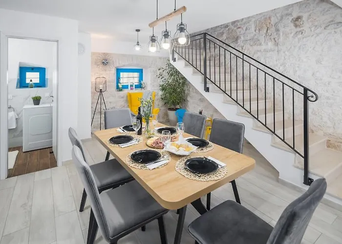 Cassa Antica With Outdoor Pool, Near Porec بيت للعطل