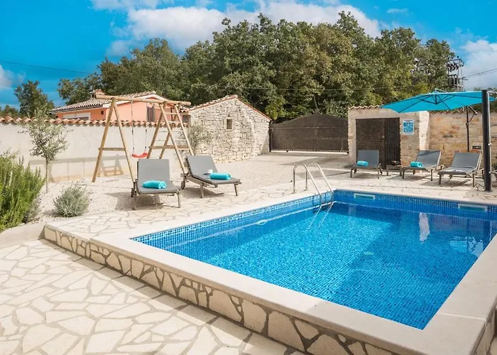 Cassa Antica With Outdoor Pool, Near Porec *