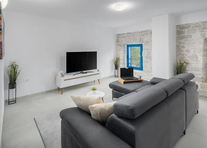 Cassa Antica With Outdoor Pool, Near Porec بيت للعطل *