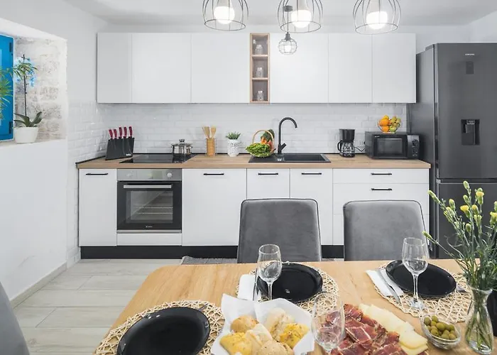 بيت للعطل Cassa Antica With Outdoor Pool, Near Porec *