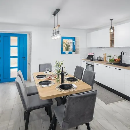 Cassa Antica With Outdoor Pool, Near Porec Rapavel