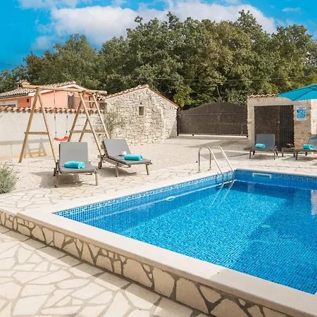 Cassa Antica With Outdoor Pool, Near Porec *