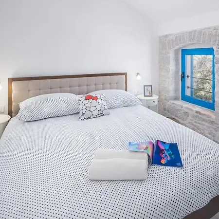 Cassa Antica With Outdoor Pool, Near Porec Rapavel